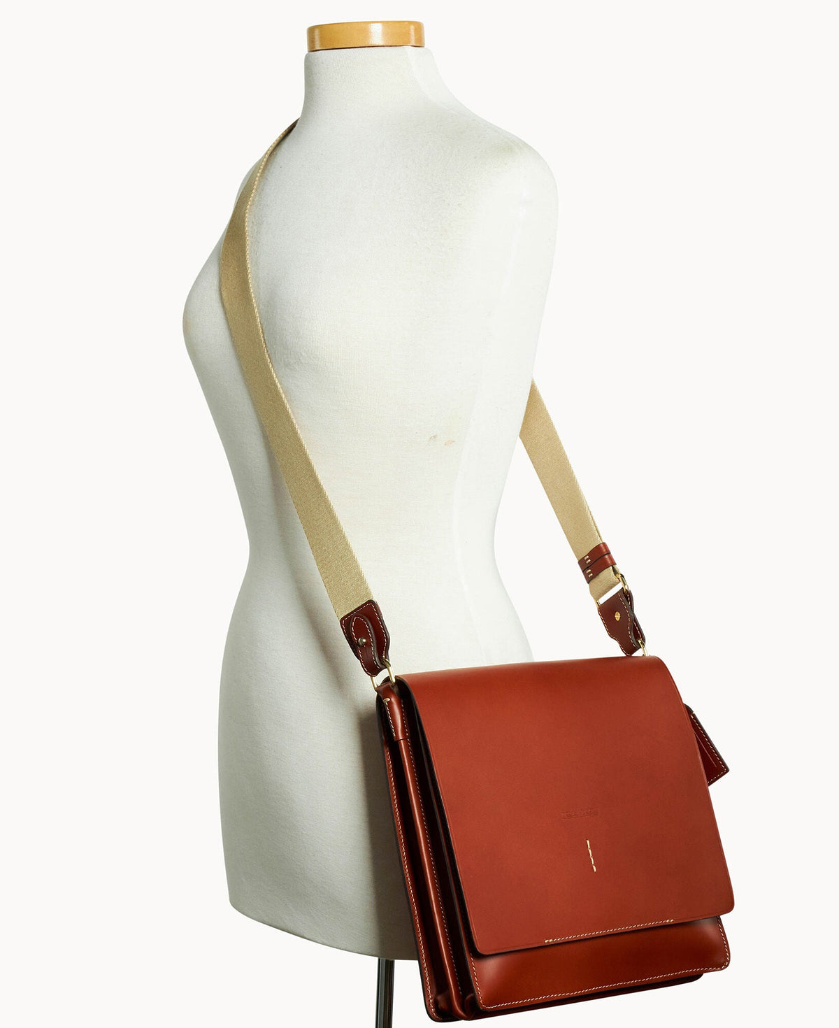 Dooney & Bourke Alto Raul Messenger